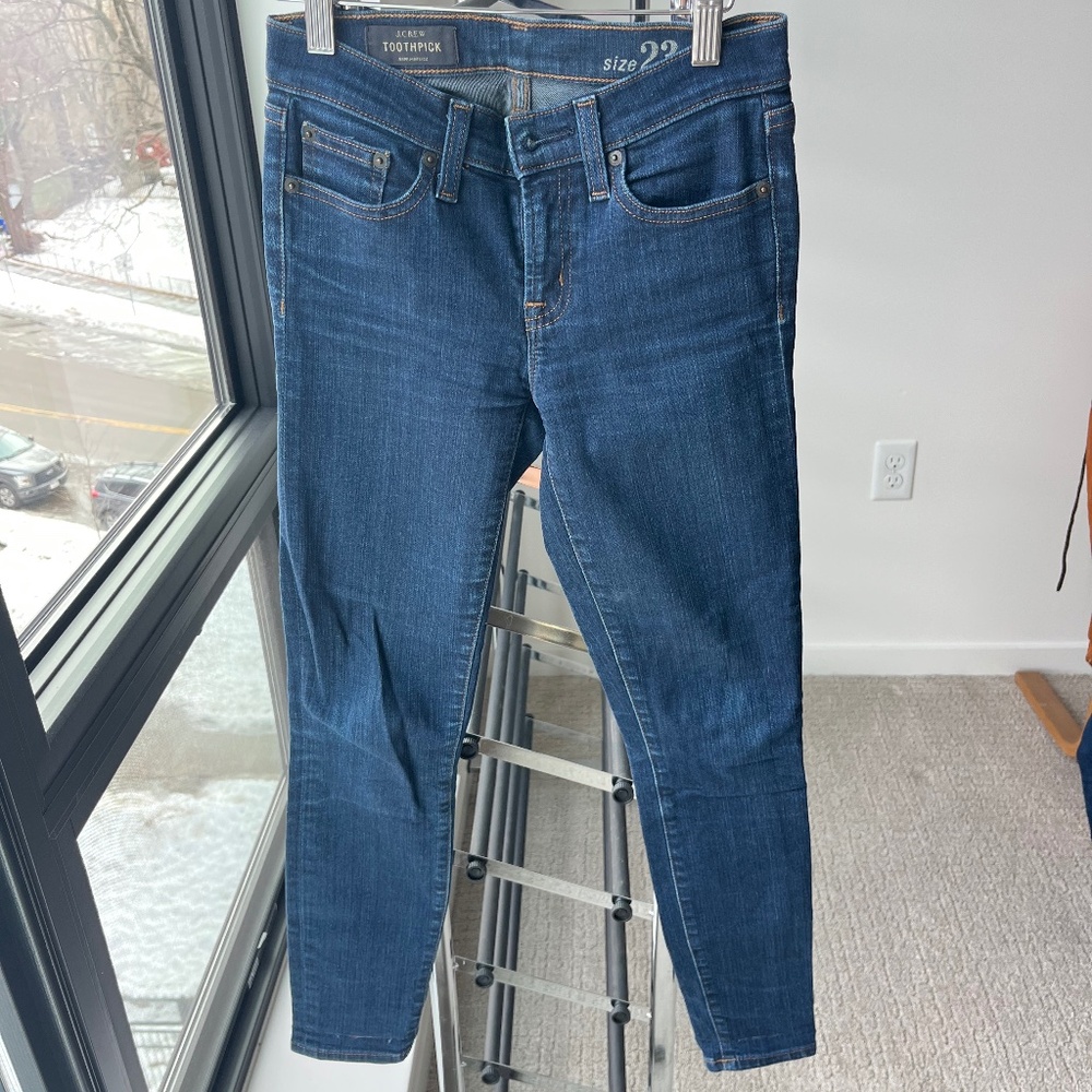 Jcrew low rise toothpick Jean medium/dark rinse 23